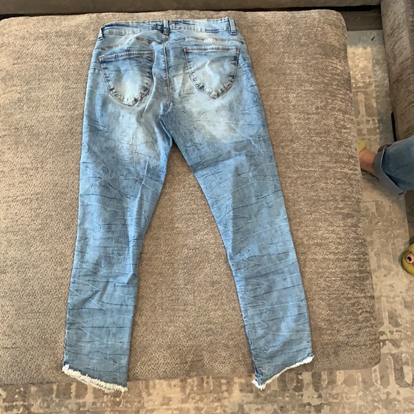 Light-colour mid-rise jeans - Picture 2 of 3